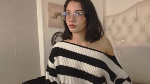 Elizabeth  online show from October 2025 06:08:01 PM