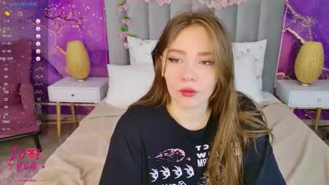 Snapshot of moon__bunny chatting on February 2026 12:47:02 PM Moon Bunny online show from February 2026 12:47:02 PM