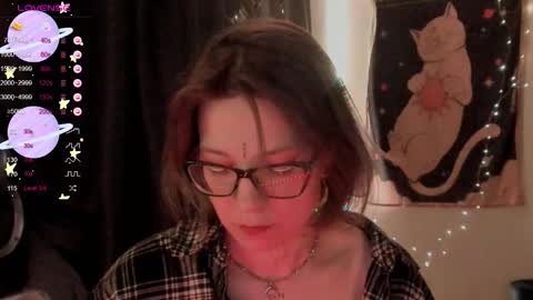 Snapshot of moon__girl chatting on February 2026 07:58:02 PM Roxy online show from February 2026 07:58:02 PM