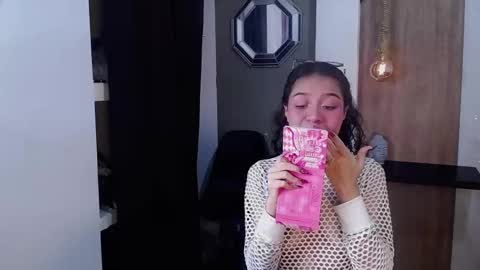 moon_and_fire_ online show from November 2025 03:01:01 PM