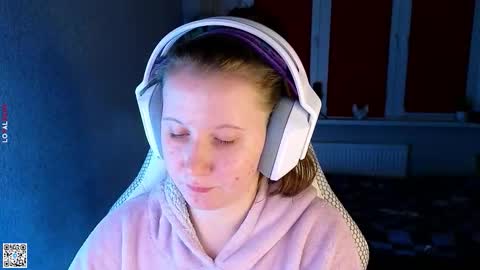 Lola online show from September 2025 04:01:01 PM