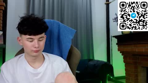 Snapshot of moon_gloww chatting on February 2026 12:50:02 AM moon_gloww online show from February 2026 12:50:02 AM