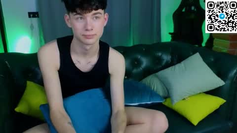 Snapshot of moon_gloww chatting on March 2026 10:00:02 AM moon_gloww online show from March 2026 10:00:02 AM