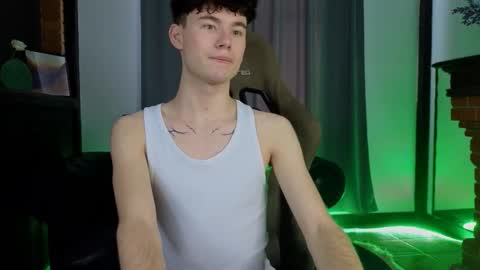 Snapshot of moon_gloww chatting on March 2026 04:51:02 AM moon_gloww online show from March 2026 04:51:02 AM