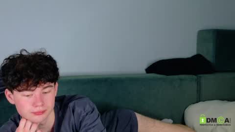 moon_gloww online show from April 2026 05:58:02 AM