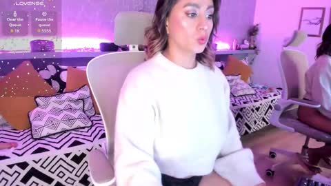 Sarah online show from December 2025 09:02:01 PM