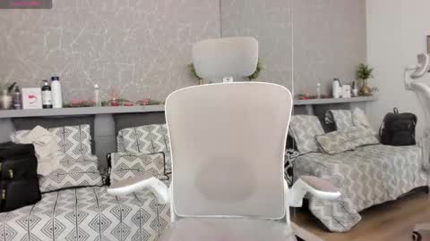 Sarah online show from May 2026 12:02:02 PM