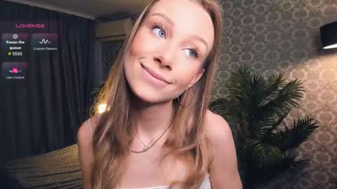 Snapshot of moon_puzzles chatting on March 2026 11:26:02 AM moon_puzzles online show from March 2026 11:26:02 AM