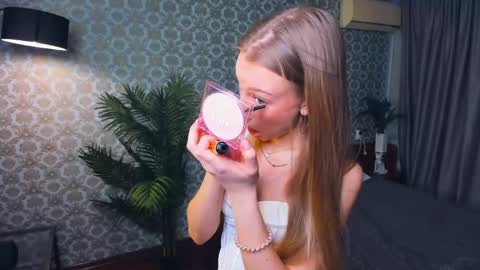 Snapshot of moon_puzzles chatting on March 2026 08:07:01 AM moon_puzzles online show from March 2026 08:07:01 AM