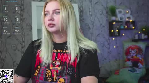 Emilia online show from December 2025 09:03:01 AM