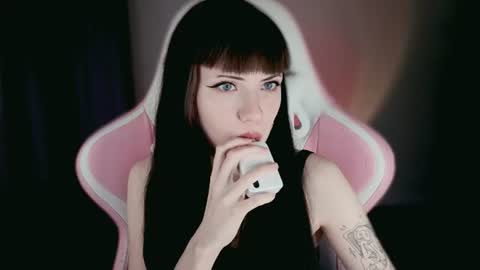 Snapshot of moon_velvet chatting on June 2026 07:27:02 PM sophie online show from June 2026 07:27:02 PM
