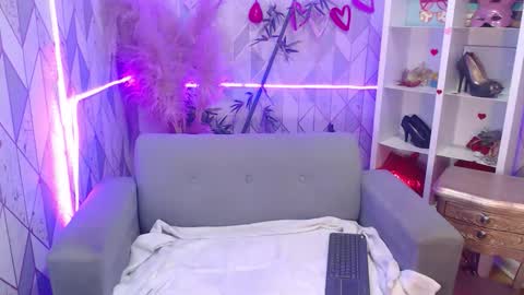 Charlotte online show from October 2025 07:01:02 PM