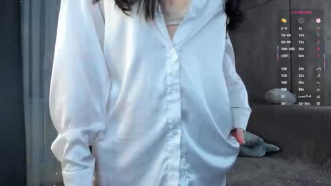 Snapshot of mooncutie_girl chatting on February 2026 02:11:02 PM Sophia online show from February 2026 02:11:02 PM