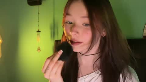 Snapshot of moonfaced_ chatting on April 2026 06:35:01 PM Ann online show from April 2026 06:35:01 PM