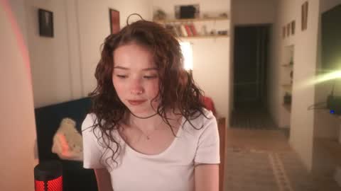 Snapshot of moonfaced_ chatting on May 2026 07:00:01 PM Ann online show from May 2026 07:00:01 PM
