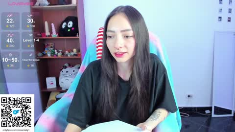 MOON  online show from December 2024 10:52:02 PM