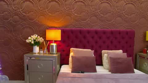 moonligt_iris online show from September 2025 04:33:02 AM