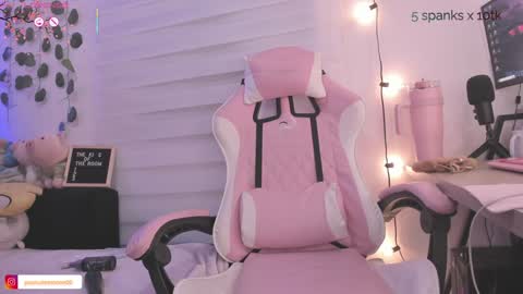 moonliight__ online show from February 2025 12:43:02 AM