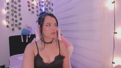 moonliight__ online show from February 2025 11:21:02 PM