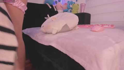 moonliight__ online show from February 2025 01:20:01 AM