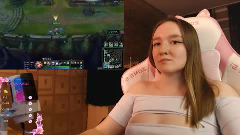 Katrin online show from October 2025 09:15:02 PM