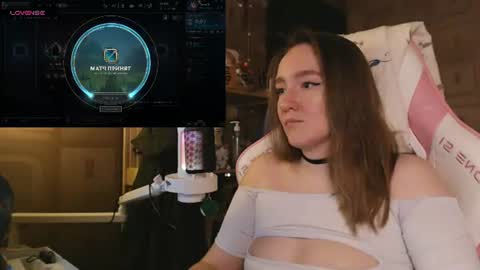Snapshot of moonlish_siren chatting on June 2026 08:46:02 PM Katrin online show from June 2026 08:46:02 PM