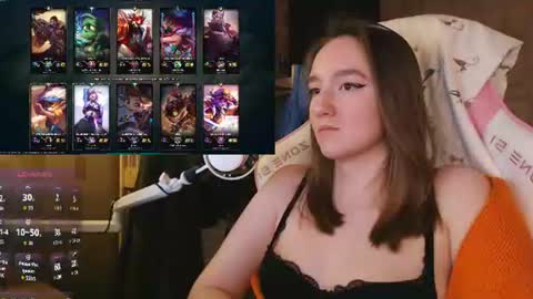 Snapshot of moonlish_siren chatting on June 2026 10:21:02 PM Katrin online show from June 2026 10:21:02 PM