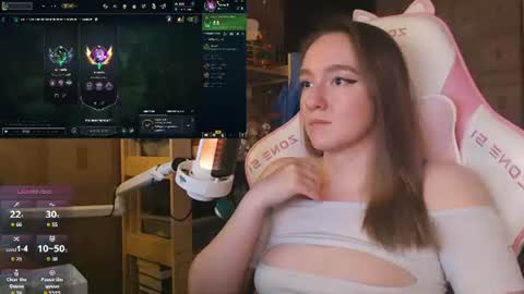 Snapshot of moonlish_siren chatting on July 2026 10:01:02 PM Katrin online show from July 2026 10:01:02 PM