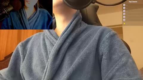 Snapshot of moonsire chatting on January 2025 04:08:01 PM Moonsire online show from January 2025 04:08:01 PM