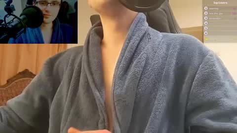 Snapshot of moonsire chatting on January 2025 12:02:01 AM Moonsire online show from January 2025 12:02:01 AM