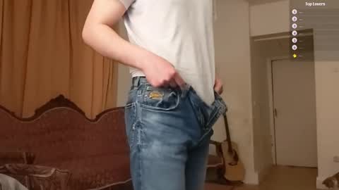 Snapshot of moonsire chatting on January 2025 12:42:01 AM Moonsire online show from January 2025 12:42:01 AM