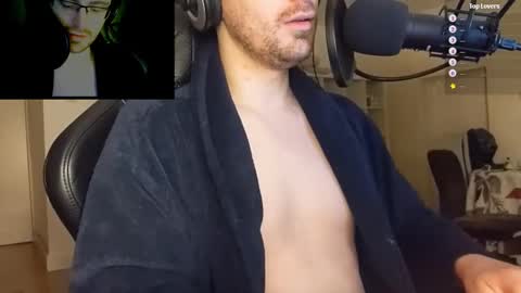 Snapshot of moonsire chatting on January 2025 02:42:02 AM Moonsire online show from January 2025 02:42:02 AM