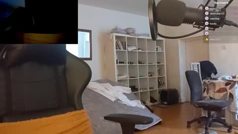 Snapshot of moonsire chatting on January 2025 11:22:01 AM Moonsire online show from January 2025 11:22:01 AM