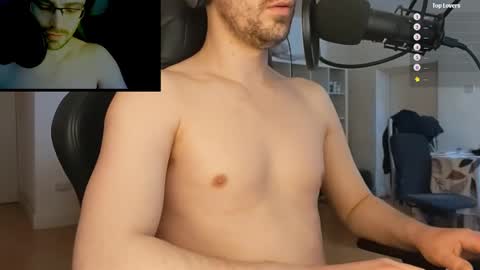 Snapshot of moonsire chatting on January 2025 12:27:01 PM Moonsire online show from January 2025 12:27:01 PM