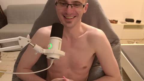 Snapshot of moonsire chatting on April 2026 07:48:01 PM Moonsire online show from April 2026 07:48:01 PM