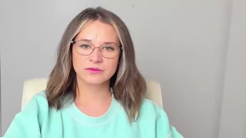 Susanna online show from November 2025 12:08:02 PM