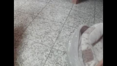 moos1 online show from January 2026 12:05:02 AM