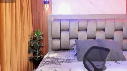 more hott online show from September 2025 07:04:02 PM