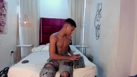 Mmorenito online show from October 2025 08:54:02 PM