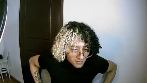 Danny  online show from December 2025 03:08:01 PM