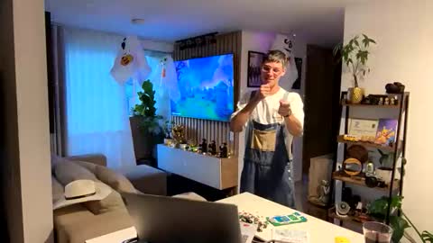   online show from October 2025 10:33:02 PM