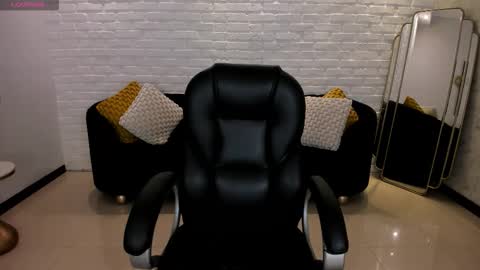 Morgan Hicks online show from November 2025 07:24:01 PM