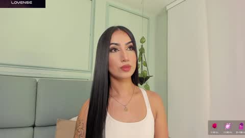 Snapshot of morganlake_ chatting on February 2025 01:43:01 AM Morgan online show from February 2025 01:43:01 AM