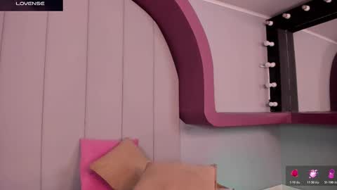 Snapshot of morganlake_ chatting on October 2025 03:43:02 AM Morgan online show from October 2025 03:43:02 AM