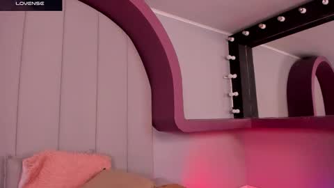 Snapshot of morganlake_ chatting on November 2025 04:33:02 AM Morgan online show from November 2025 04:33:02 AM