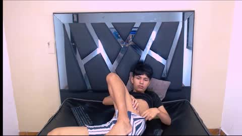 MORTELLE online show from November 2025 07:56:01 PM