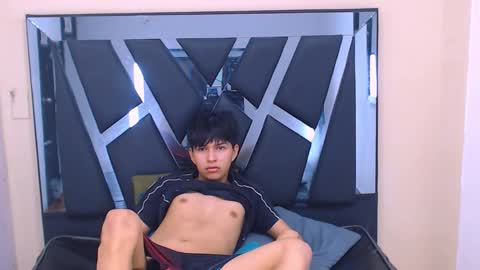 MORTELLE online show from November 2025 07:27:01 PM