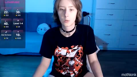 mothkink Moth  -  online show from October 2025 04:03:02 PM