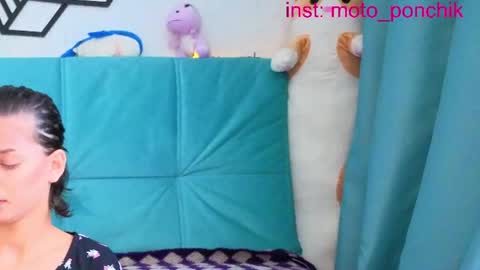 Snapshot of moto_ponchik chatting on June 2026 05:58:01 AM Kris online show from June 2026 05:58:01 AM
