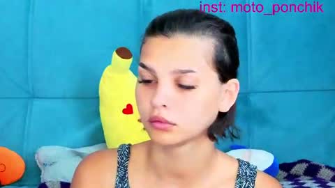 Snapshot of moto_ponchik chatting on June 2026 06:16:02 AM Kris online show from June 2026 06:16:02 AM